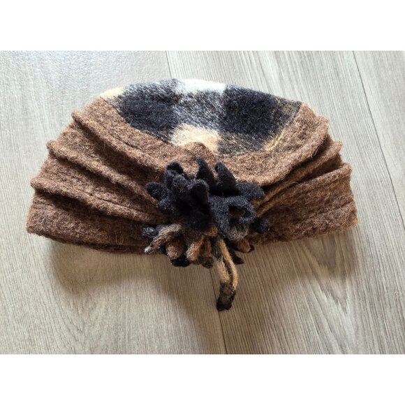 La Fenice Fine Hats Wool Blend Plaid Beret With Floral Accent Made In Italy - Picture 3 of 6